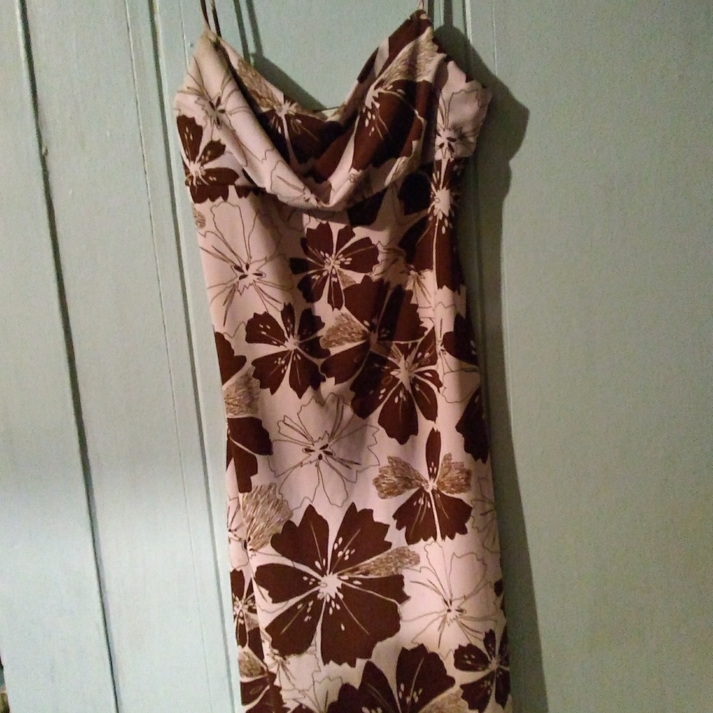Dress - Picture 2 of 3